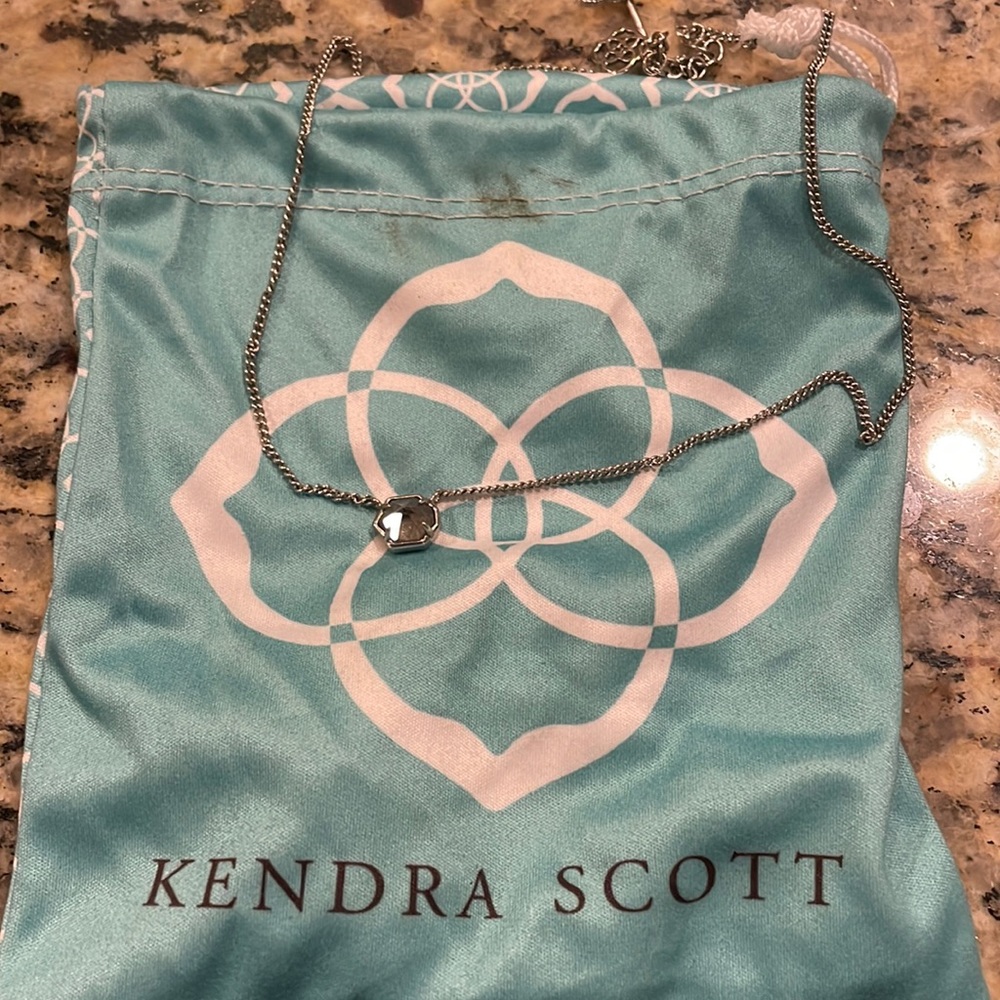 Kendra Scott necklace